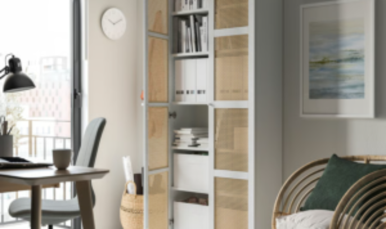 billy-hoegadal-bookcase-with-doors-white__1341175_pe948668_s5